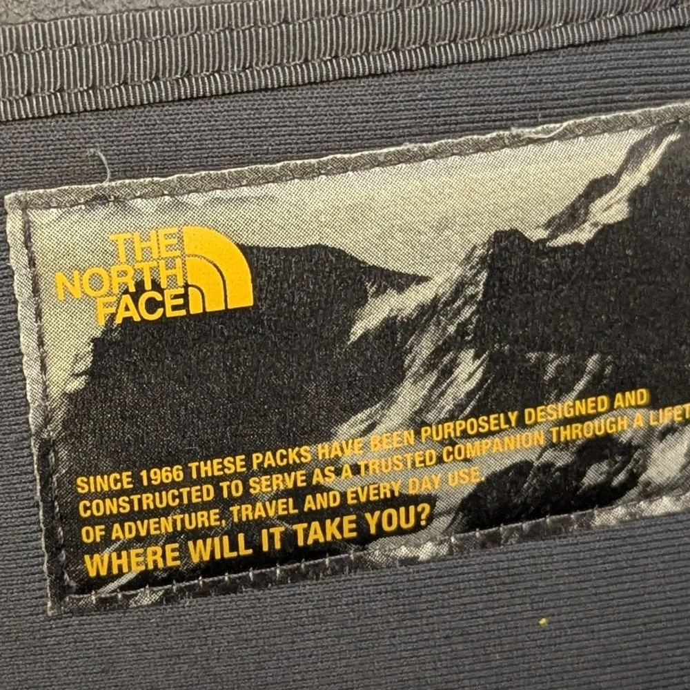 The North Face Thrashed Borealis Backpack Grey Black FlexVent Bungee Daypack